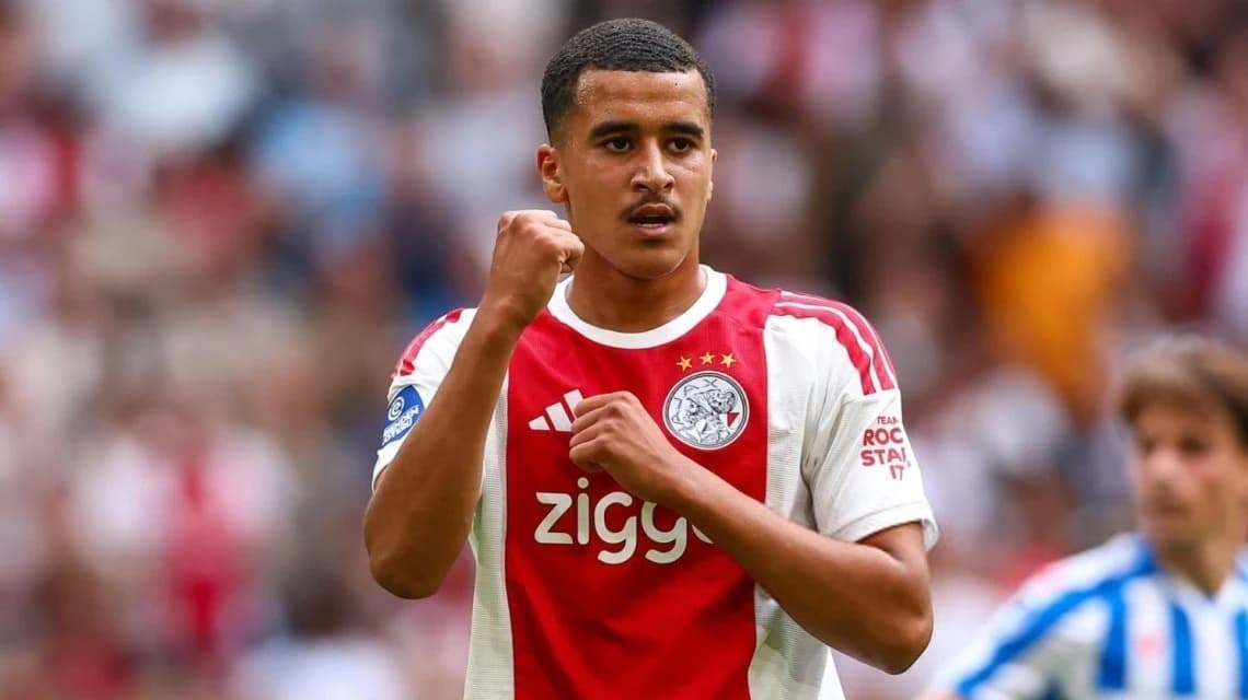 Ajax-tiener Ouazzane blinkt uit met twee assists in Europees duel