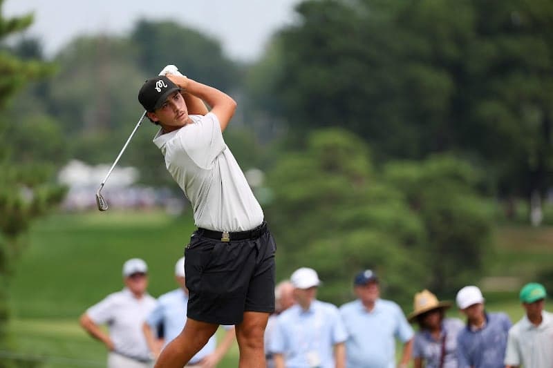 Adam Briesno schittert, Universiteit van Golf verheugd