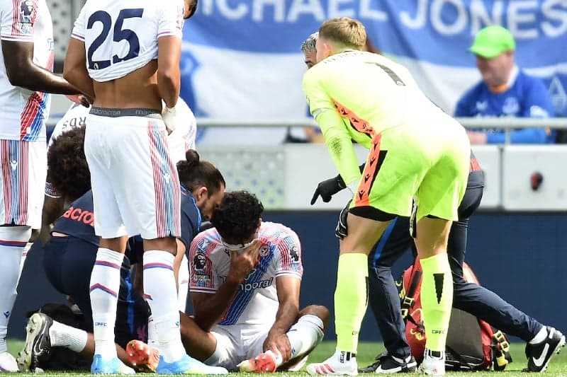 Bezorgde blessure voor Marokkaanse verdediger Shadi Riad