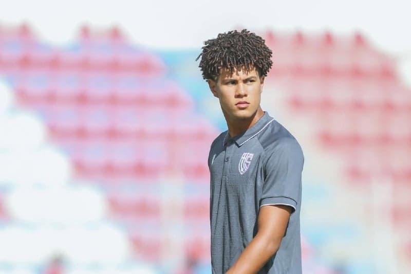 Crystal Palace onderhandelt over komst van Marokkaanse verdediger Tah Magni
